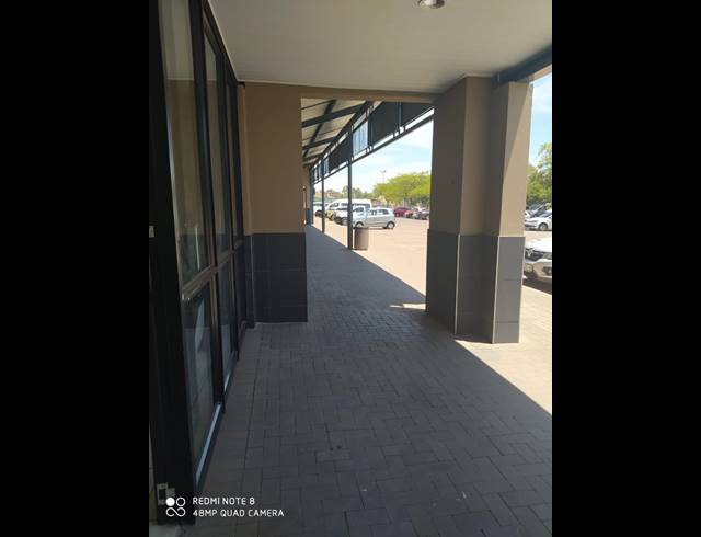 120M² BUSINESS CENTRE TO LET IN WATERVAL EAST